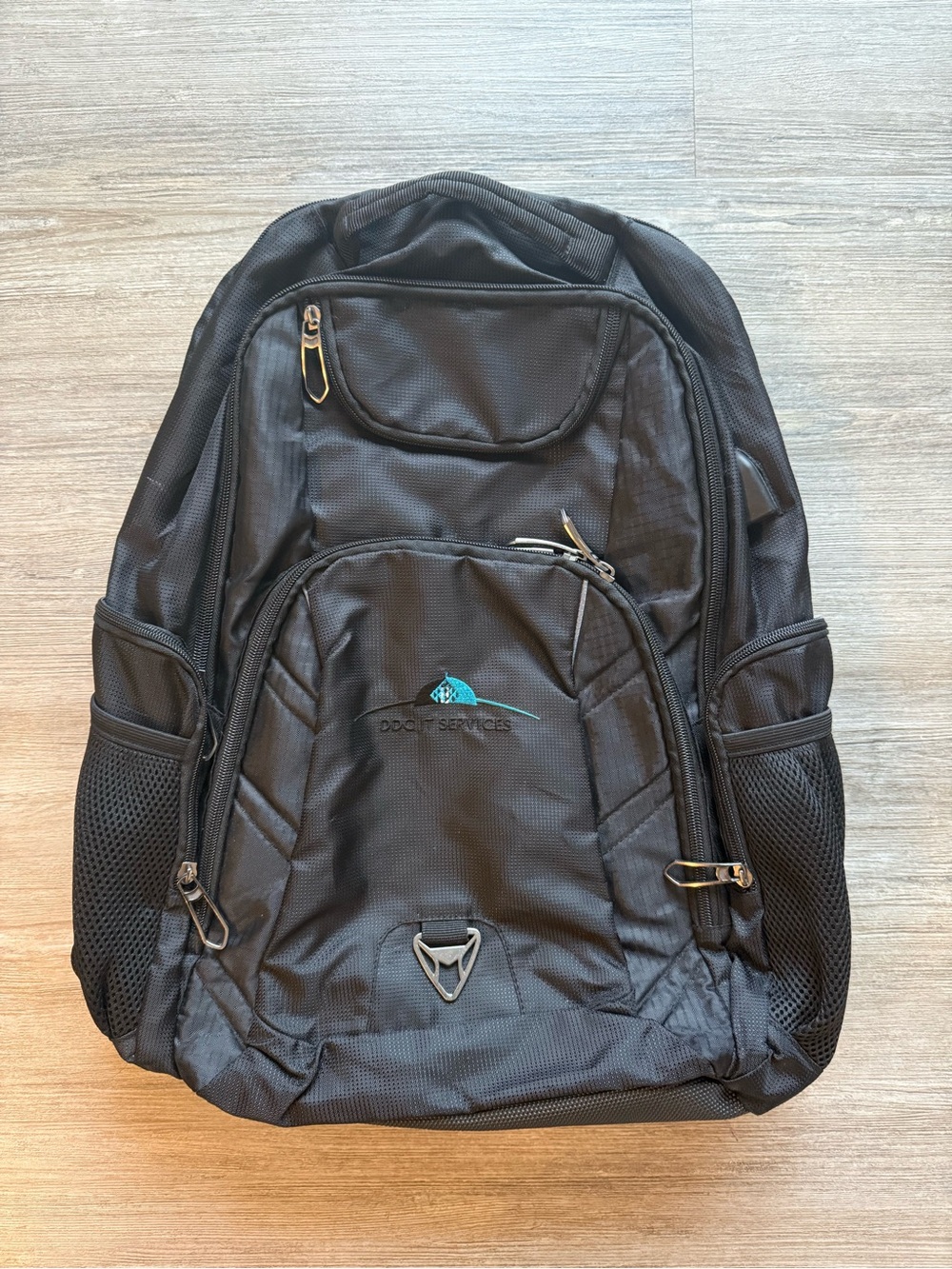 Leeds Checkmate Multi Compartment Computer TSA Friendly Backpack USB Port Logo